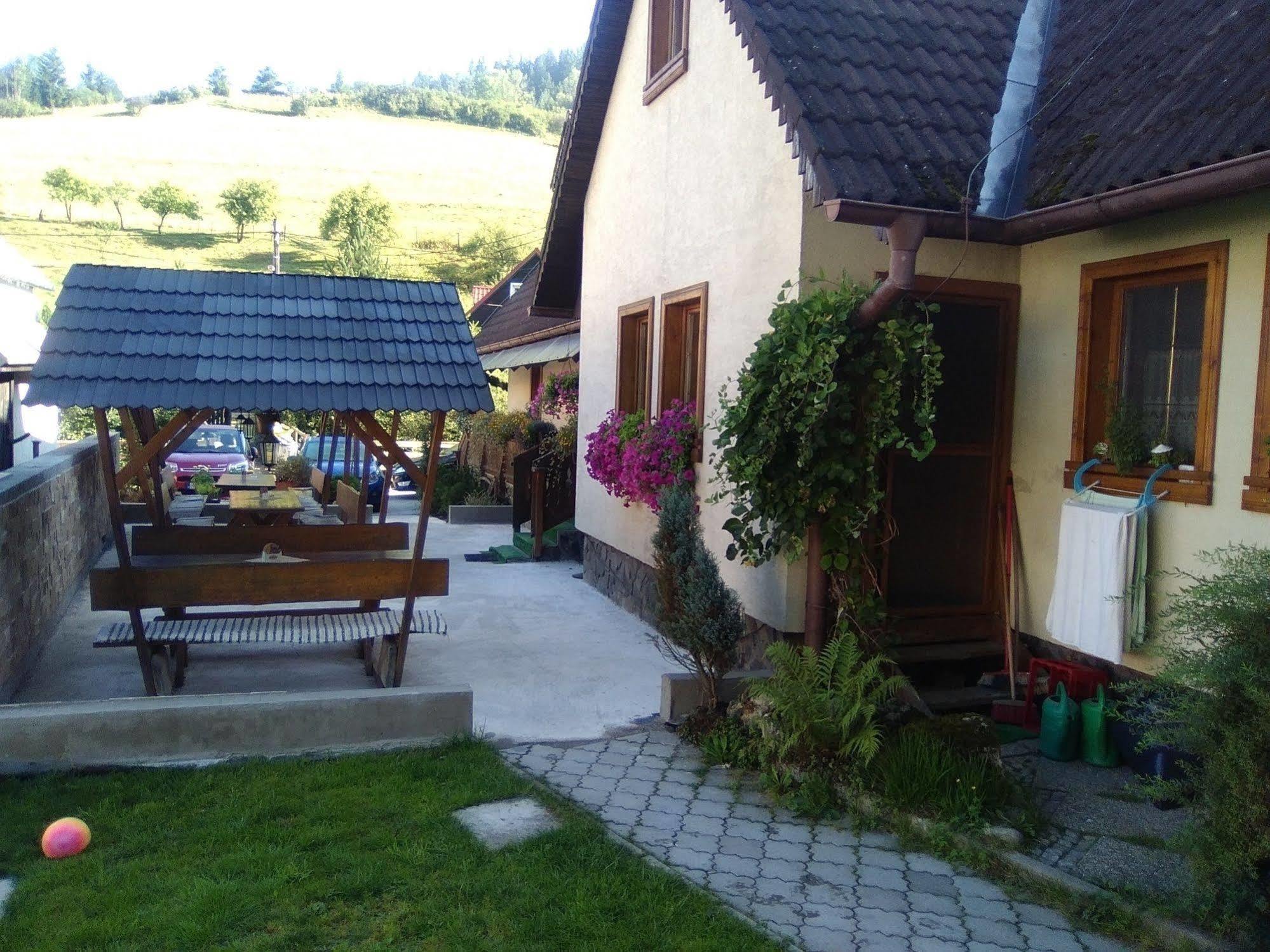 Penzion Lestiny Exterior photo